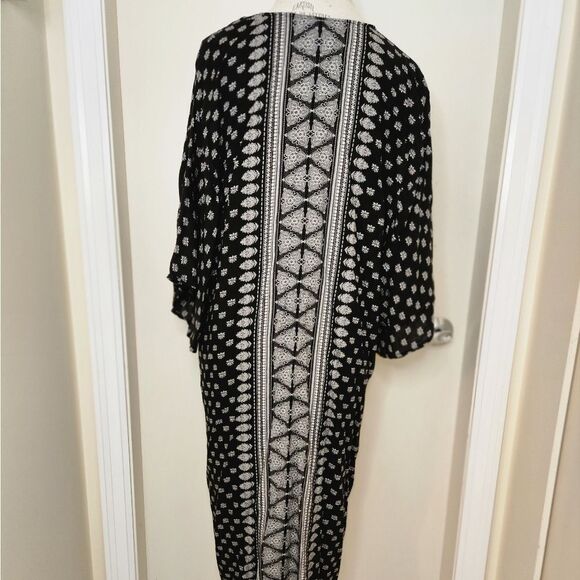 Amuse Society Floral Caftan Coverup - Picture 4 of 10